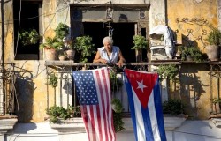 США и Куба обменяются посольствами