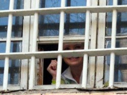 Тимошенко выпустили из СИЗО