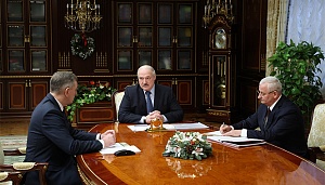 Лукашенко поручил ответить на «бандитские санкции» Запада