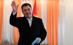 Граждане Киргизии выбрали президента и определились с формой власти