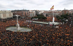 В Мадриде прошла многотысячная акция протеста против уступок Каталонии