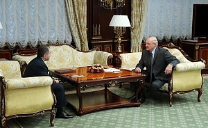 Лукашенко оценил идею присоединения Белоруссии к России Лукашенко оценил идею присоединения Белоруссии к России