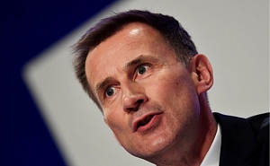 Глава британского МИД пригрозил России «очень высокой ценой»