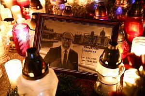 Польша скорбит по убитому мэру Гданьска
