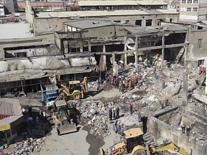 Посольство РФ возмутили слухи о причастности России к пожару в ТЦ в Ереване Посольство РФ возмутили слухи о причастности России к пожару в ТЦ в Ереване