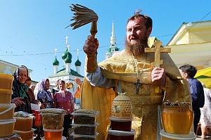 Православные  отмечают Медовый спас 
