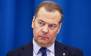 «Внимательно смотрите в небо»: Медведев пригрозил суду в Гааге гиперзвуковой ракетой