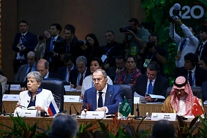 Лавров призвал страны G20 не использовать экономику как оружие