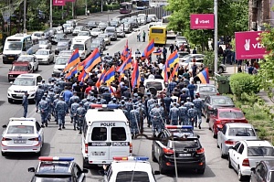 Антиправительственные акции проходят в Ереване