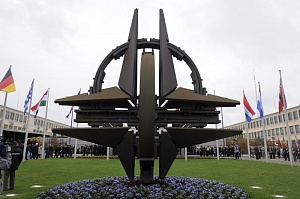 Столтенберг: НАТО хочет улучшить отношения с Россией