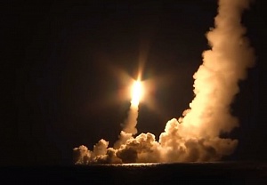 «Владимир Мономах» впервые выполнил залповый пуск ракет «Булава»
