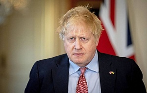Премьер Британии не признал вину в нарушении карантина 