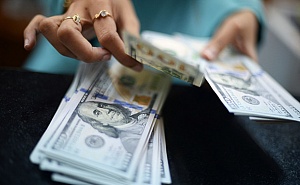 МВФ: санкции против РФ могут ослабить влияние доллара в мире