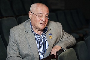 Марк Розовский: «Во главу угла я ставлю человечность и пытаюсь ее отстаивать» Марк Розовский: «Во главу угла я ставлю человечность и пытаюсь ее отстаивать»