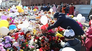 В России вспоминают жертв пожара в ТЦ «Зимняя вишня»