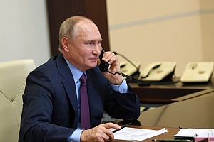 Путин поговорил с Макроном и Меркель о проблеме терроризма в африканских странах Путин поговорил с Макроном и Меркель о проблеме терроризма в африканских странах