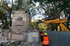 В Варшаве сносят памятник Благодарности Красной армии