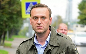 Макрон и Меркель заявили о готовности предоставить убежище Навальному