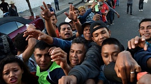 На границе с США задержали 800 нелегальных мигрантов