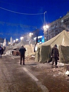 Шел москаль через майдан… Шел москаль через майдан…