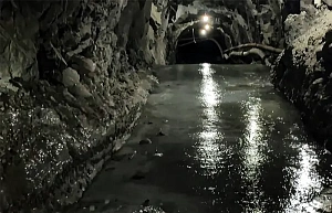 Спасательную операцию на руднике «Пионер» завершили из-за риска обвала пород