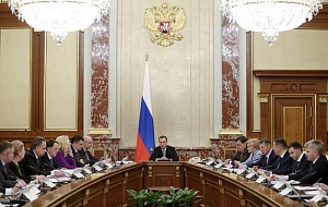 Медведев поручил разработать меры по повышению доходов россиян