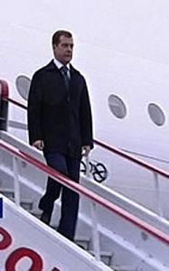 Медведев полетел на саммиты ШОС и БРИК