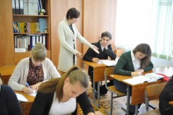 Российские школьники сели за сочинение