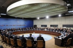 Россию не пригласили на саммит НАТО Россию не пригласили на саммит НАТО