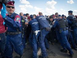 Польша наотрез отказалась принимать беженцев по квотам ЕС