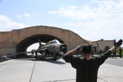 Сирия переместила свои самолеты ближе к российской базе Сирия переместила свои самолеты ближе к российской базе
