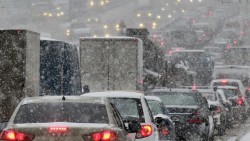 Снегопад парализовал Москву Снегопад парализовал Москву