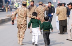 От рук боевиков в Пакистане погибли 84 ребенка