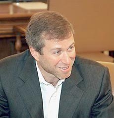 Абрамович закопает в землю 100 млн евро Абрамович закопает в землю 100 млн евро