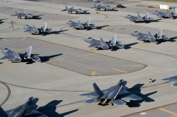 США начали перебрасывать в Японию истребители F-22 Raptor США начали перебрасывать в Японию истребители F-22 Raptor