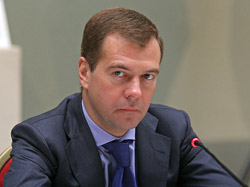 Медведев запретил снабжать Грузию оружием