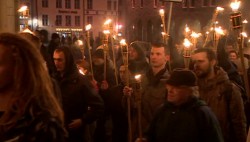 В Эстонии прошло факельное шествие националистов В Эстонии прошло факельное шествие националистов