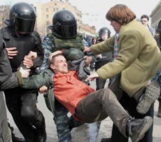 Запад требует освободить "несогласных" Запад требует освободить "несогласных"
