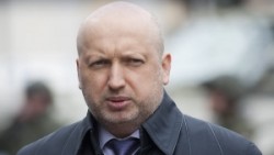 Турчинов пригрозил украинцам тюрьмой за торговлю с Россией Турчинов пригрозил украинцам тюрьмой за торговлю с Россией