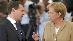 Меркель и Медведев обсудят урегулирование в Южной Осетии Меркель и Медведев обсудят урегулирование в Южной Осетии