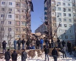В Астрахани взорвался жилой дом В Астрахани взорвался жилой дом