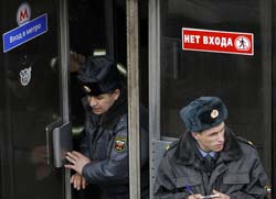 Медведев приказал взять Россию под жесткий контроль Медведев приказал взять Россию под жесткий контроль