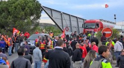 Забастовки парализовали Францию и Бельгию Забастовки парализовали Францию и Бельгию