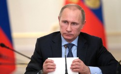 Путин объявил выговор главе Карелии