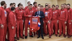 Путин попросил прощения у спортсменов Путин попросил прощения у спортсменов