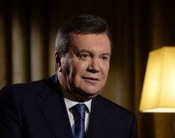 Янукович назвал причину конфликта Порошенко и Яценюка