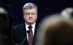 Порошенко обвинил Россию в попытке построить альтернативную реальность 