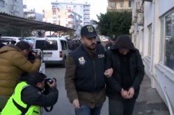 В Турции задержаны трое россиян после теракта в Стамбуле В Турции задержаны трое россиян после теракта в Стамбуле