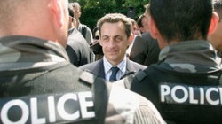 Саркози задержан французской полицией Саркози задержан французской полицией