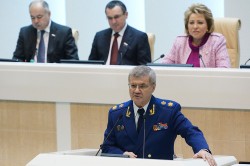 Сенаторы переназначили Юрия Чайку генпрокурором Сенаторы переназначили Юрия Чайку генпрокурором